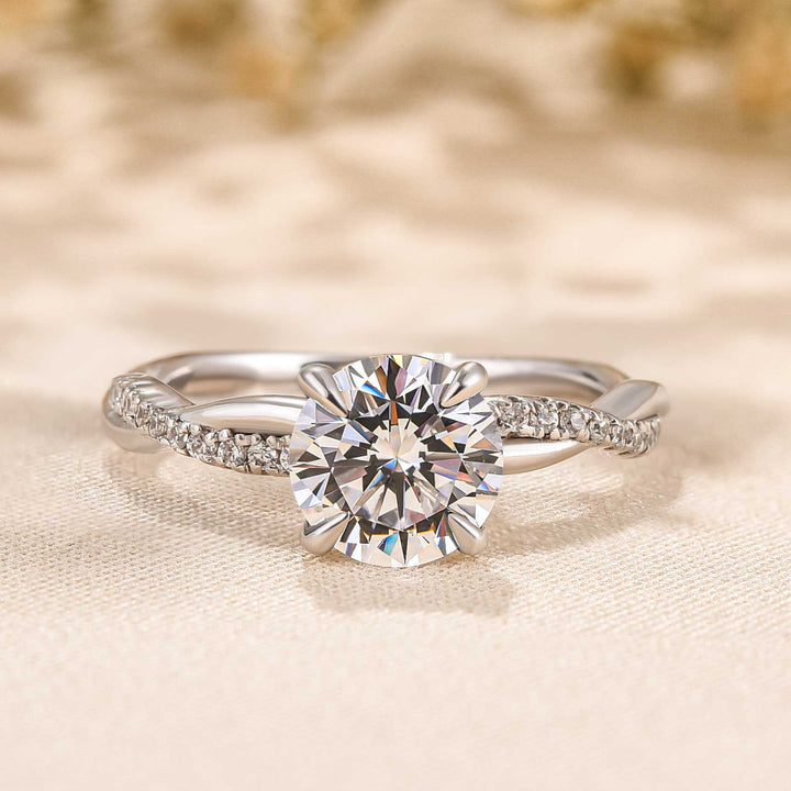 Elegant White Gold Le Jane Ring